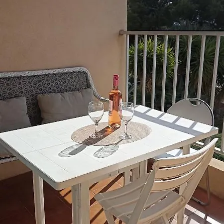 Les Cigales Bandolaises: Seaside Retreat With Pool And Private Parking Bandol