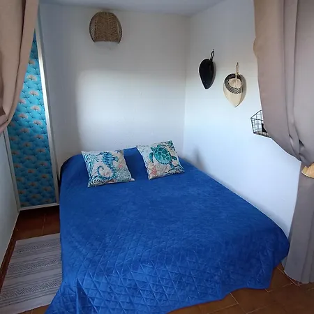 Apartment Les Cigales Bandolaises: Seaside Retreat With Pool And Private Parking *