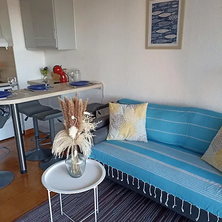 Les Cigales Bandolaises: Seaside Retreat With Pool And Private Parking Apartment Bandol